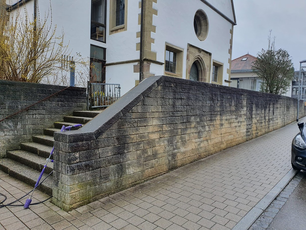 Treppe mit Mauer in Böblingen